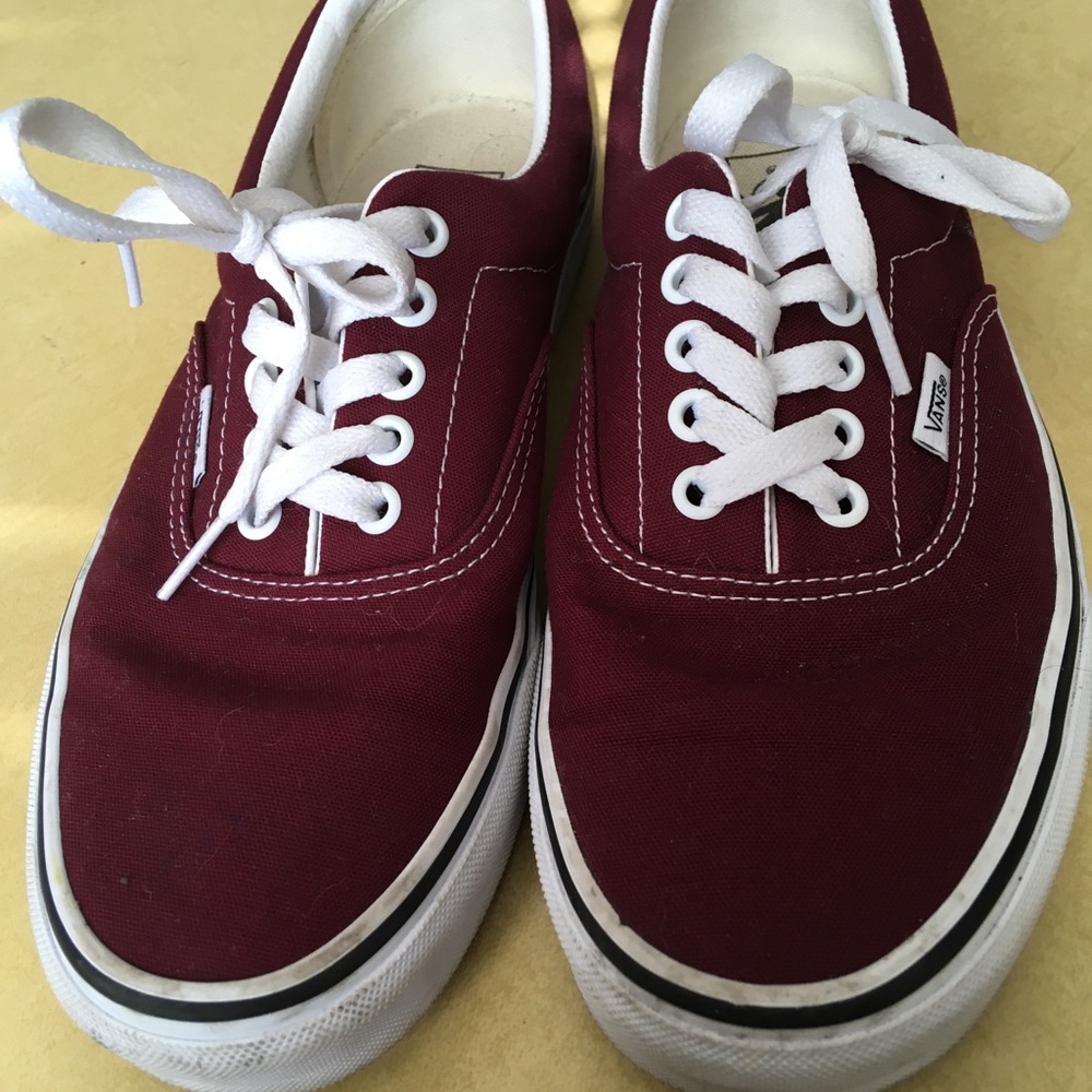 Vans gym shoes women’s